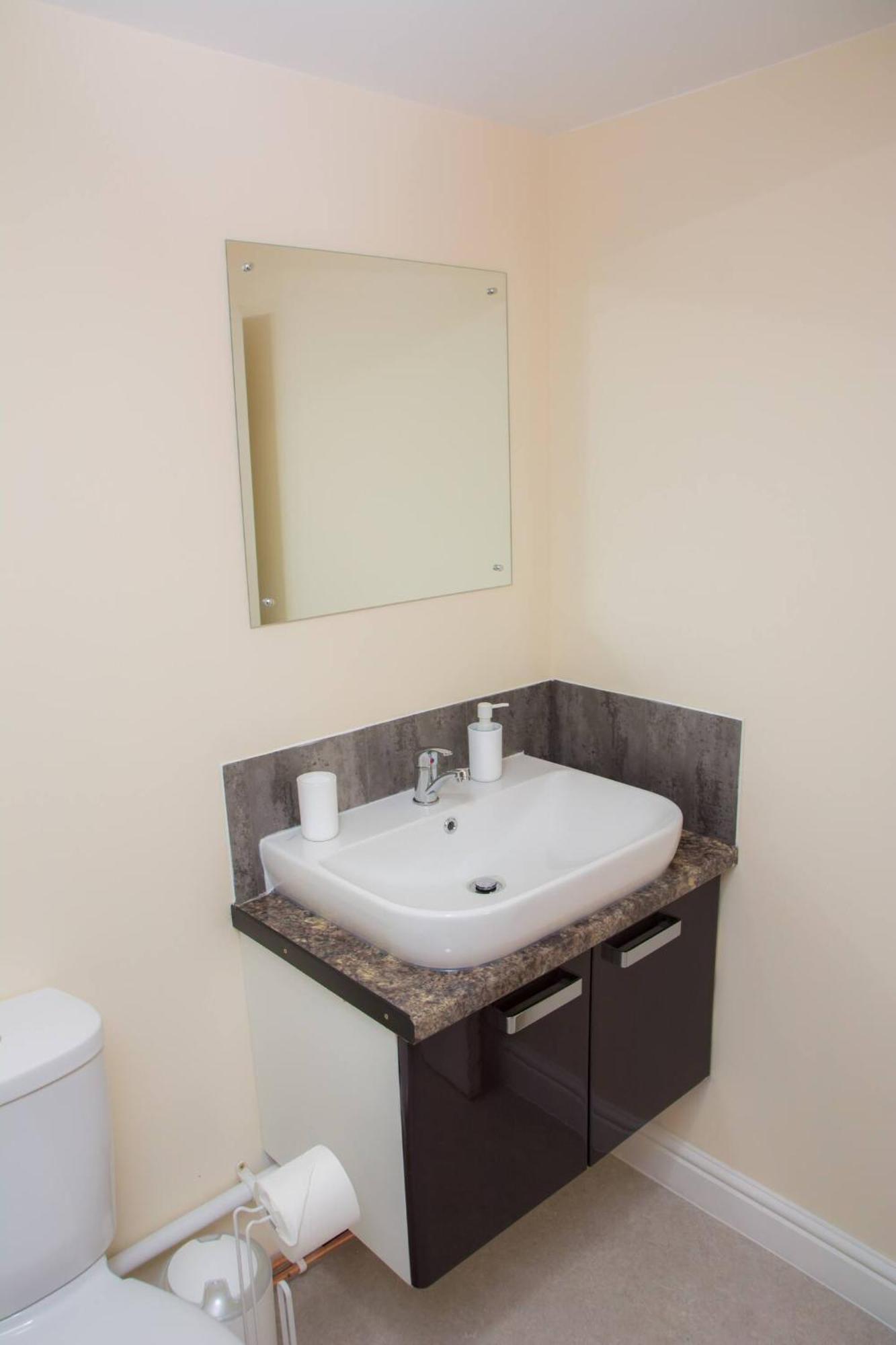 Orange Lilly In Stroud With Free Parking Apartamento Exterior foto