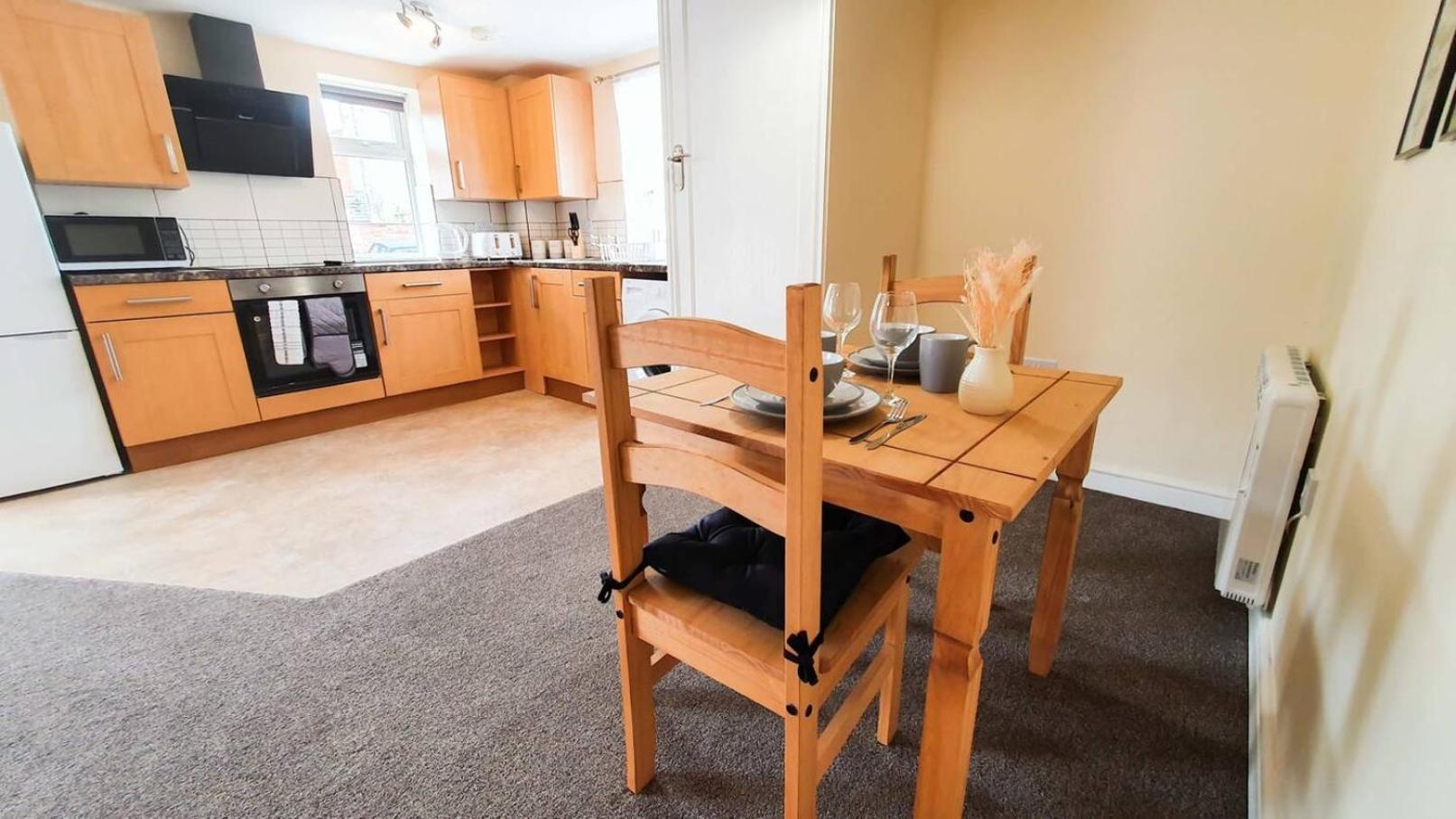 Orange Lilly In Stroud With Free Parking Apartamento Exterior foto